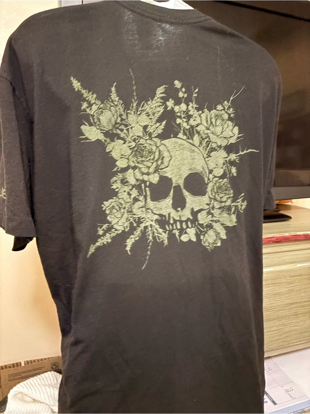 Unisex, Rogue Black Short-Sleeve Tee with Olive Graphic